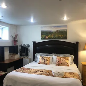 Hidden Valley Basement H Guest house