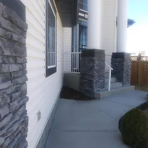 Mountain Calm & Private Ensuite Hosted By Maureen Guest house